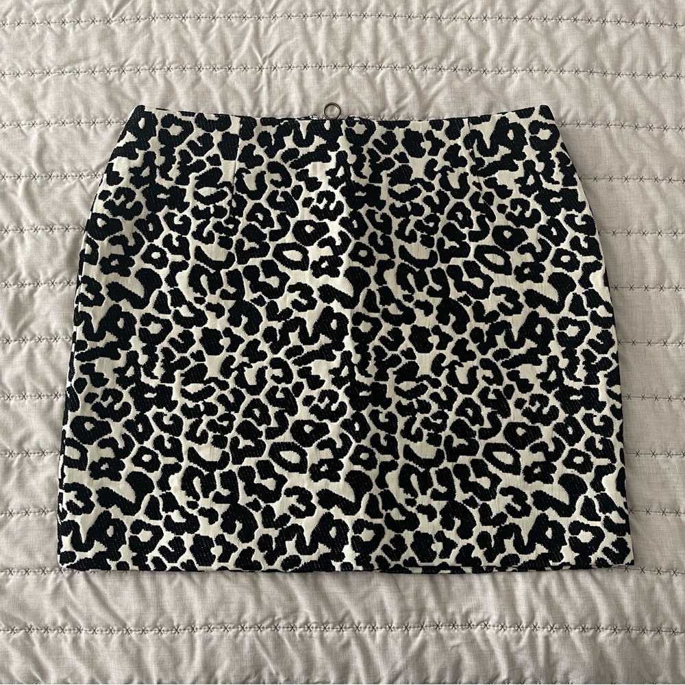 Kendall & Kylie Black and White Mini Skirt